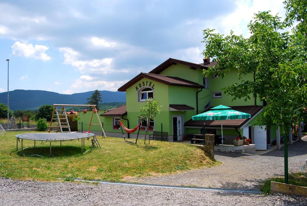 Hostel Ociski Raj Kozina Exterior foto